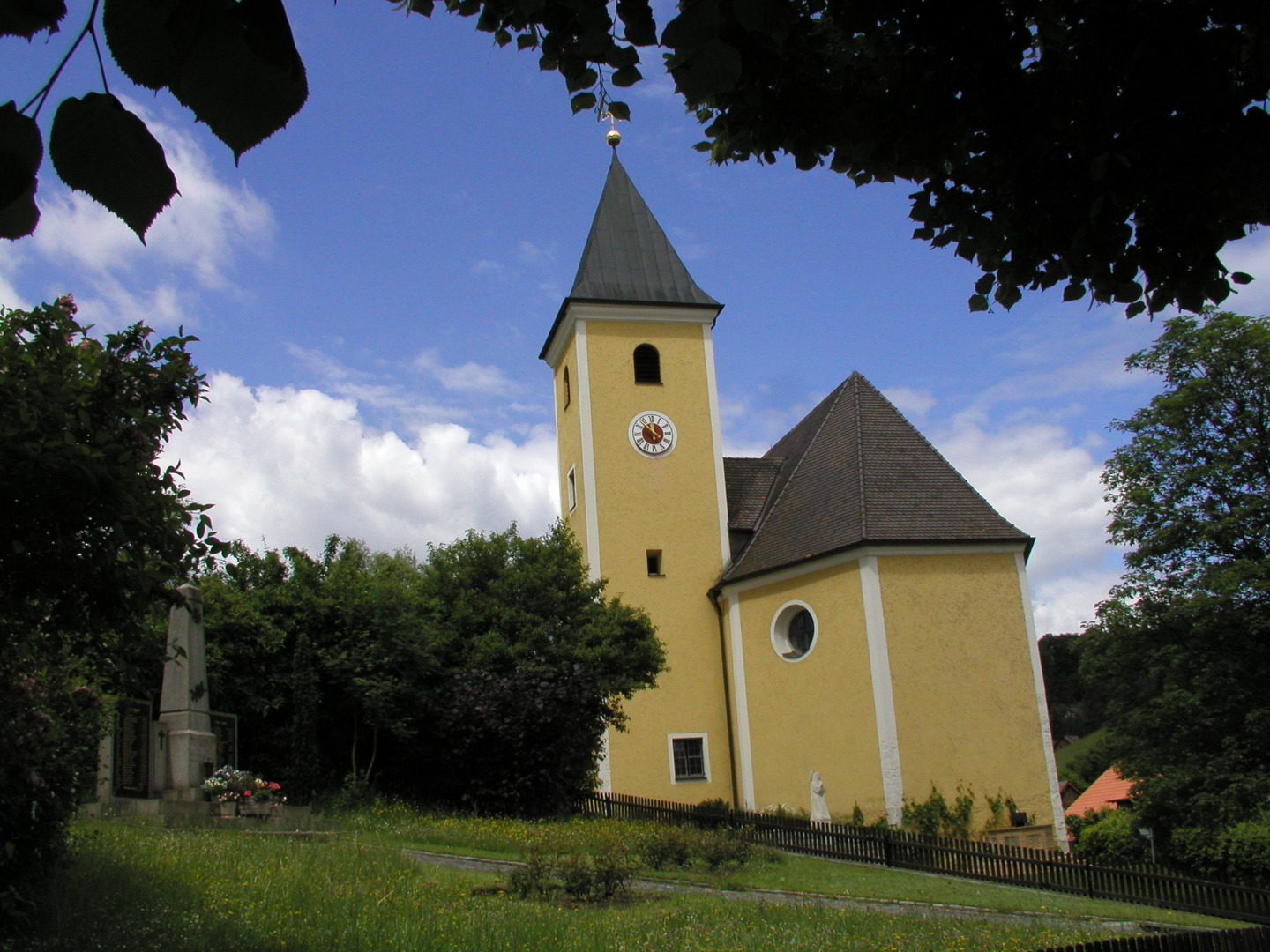Kirche Etterzhausen 29.05.02